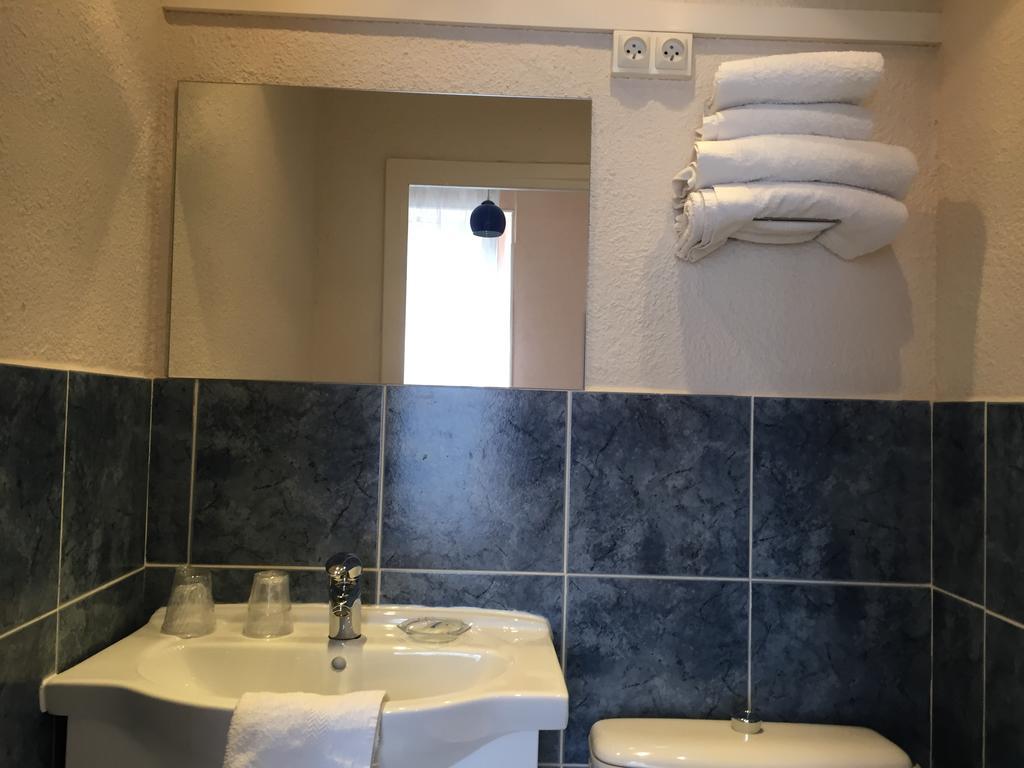 Hotel Le Faisan 몽뤼꽁 외부 사진