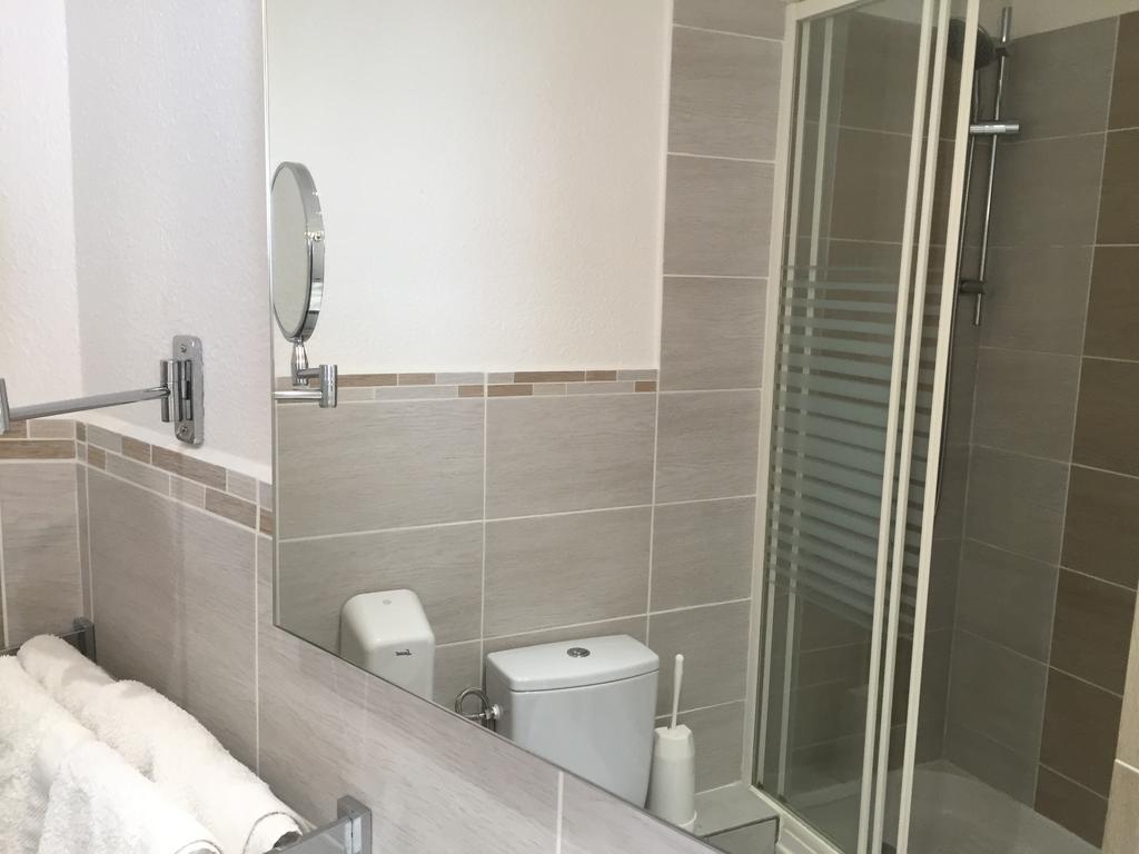Hotel Le Faisan 몽뤼꽁 외부 사진